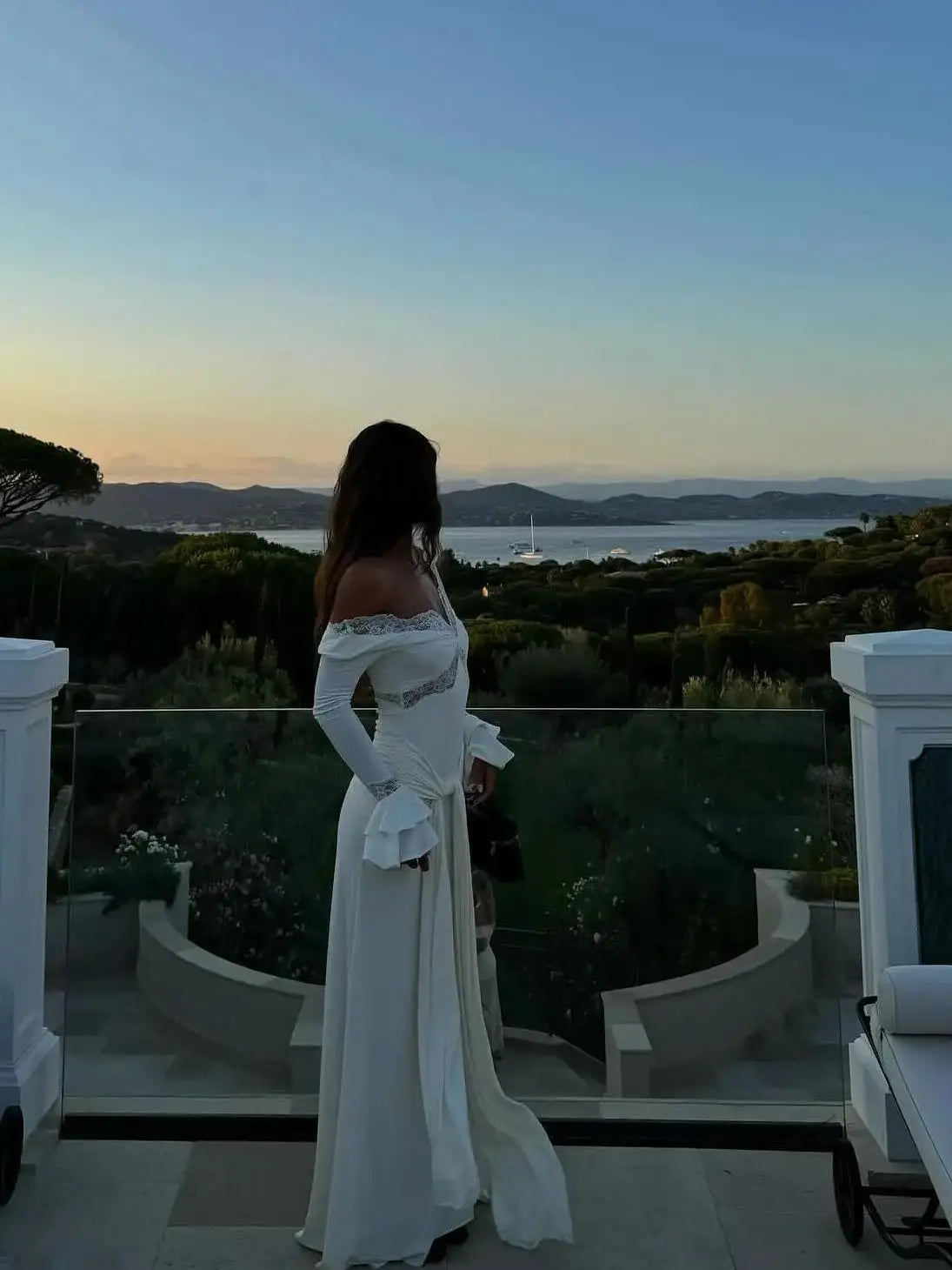 Vestido Comprido de Manga Comprida com Renda em Branco — foto 5 | Tolobasao