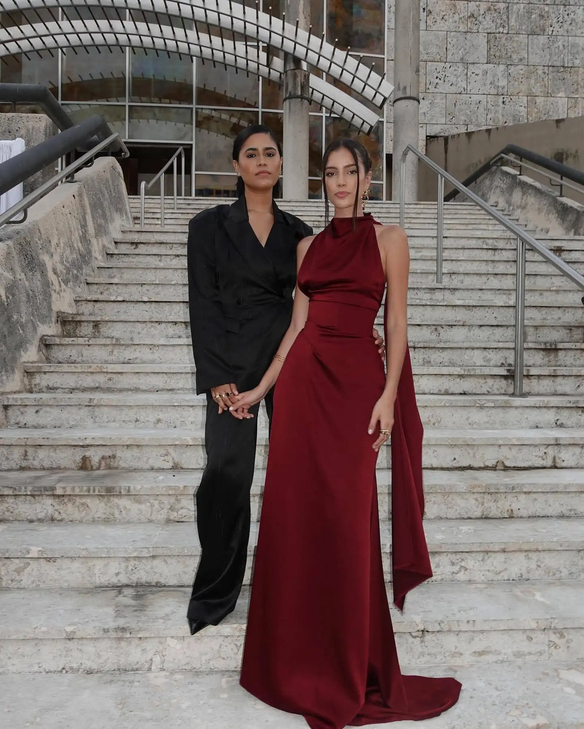 Vestido Comprido Acetinado com Corpete em Bordô — foto 13 | Tolobasao