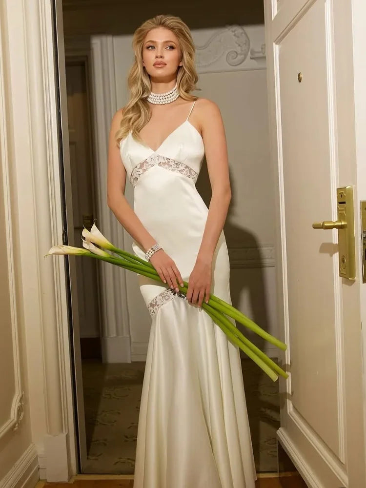 Vestido Comprido Branco de Cetim e Renda — foto 23 | Tolobasao