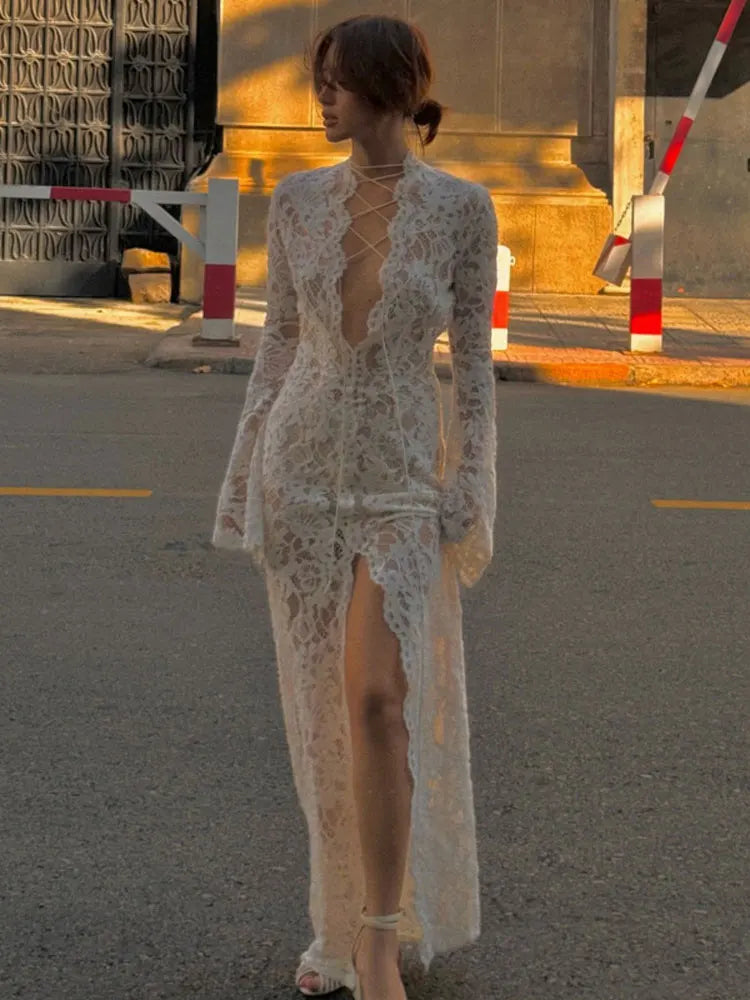 Vestido Comprido de Renda com Decote em V em Branco — foto 5 | Tolobasao