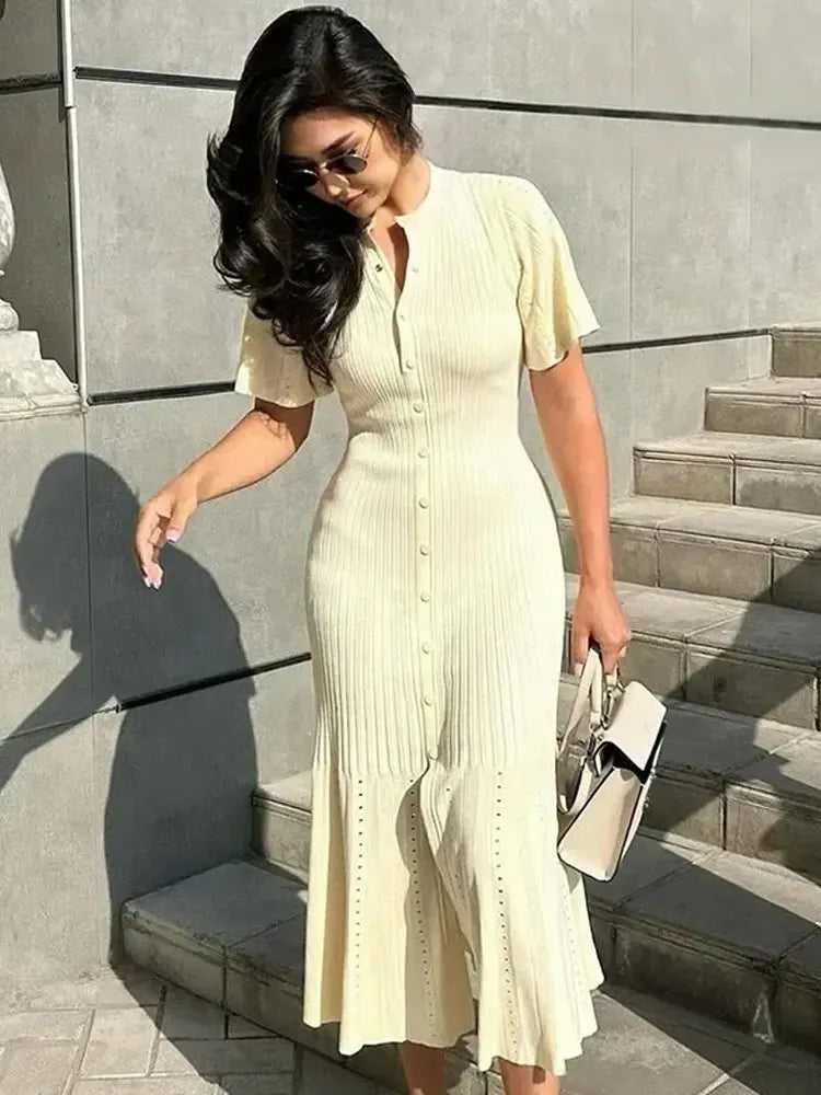 Vestido Midi de Malha com Botões — foto 1 | Tolobasao