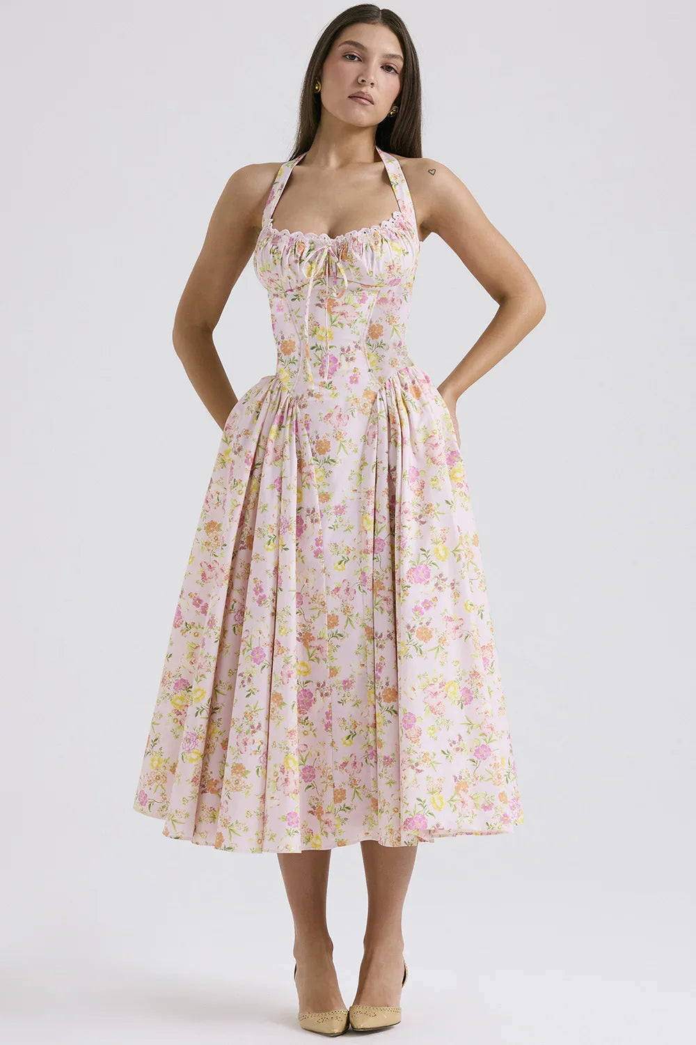Vestido Midi Floral com Decote Halter — foto 1 | Tolobasao