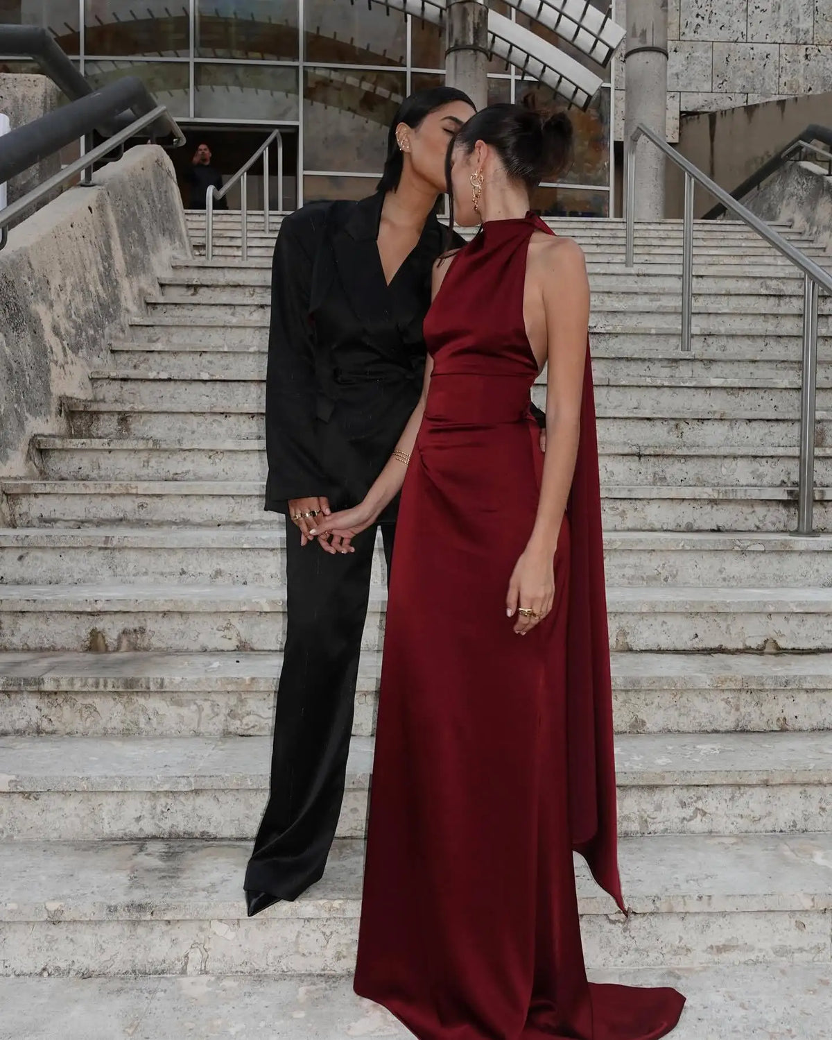 Vestido Comprido Acetinado com Corpete em Bordô — foto 14 | Tolobasao