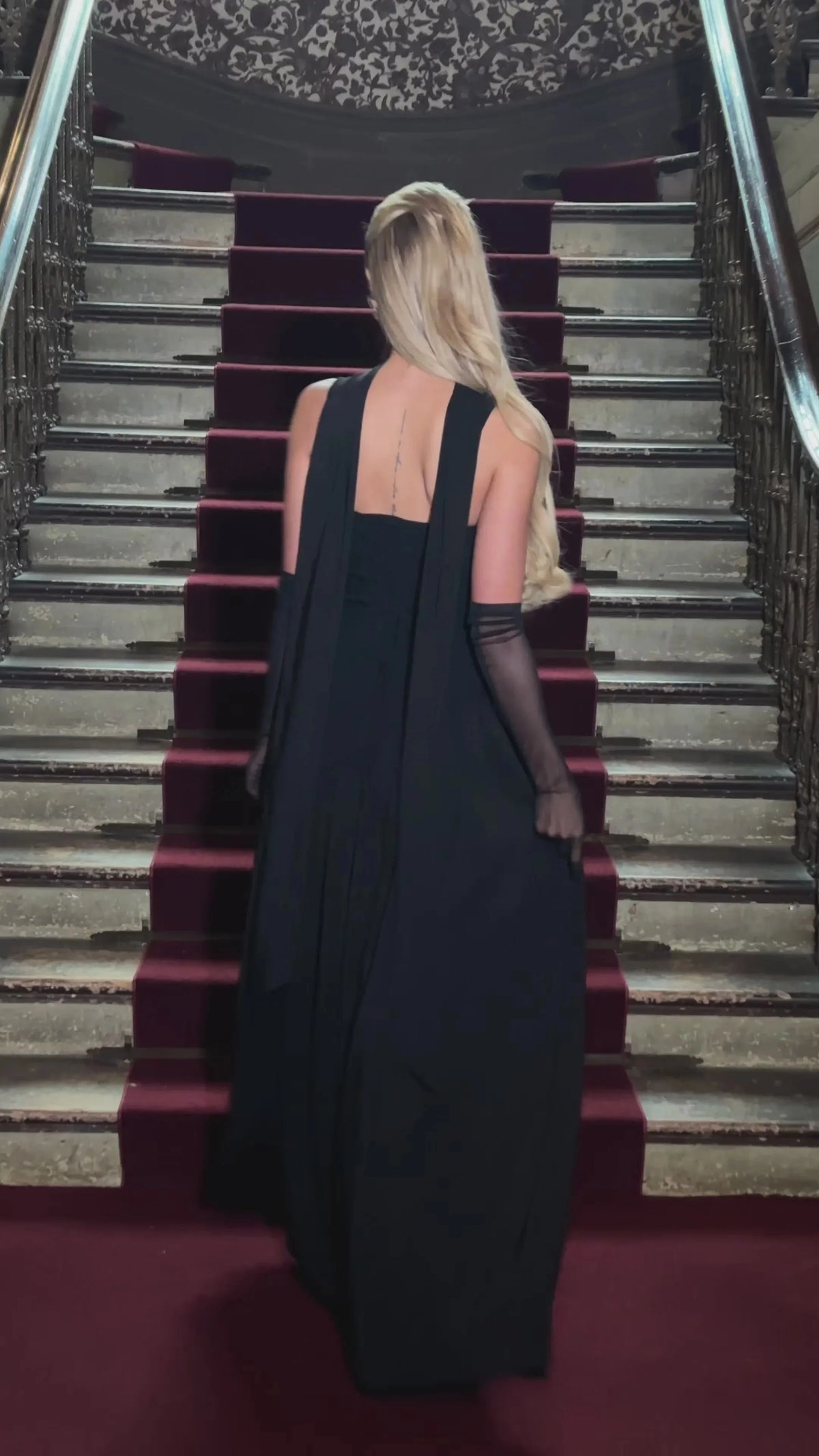 Vestido Comprido com Corpete, Laço e Fenda — foto 6 | Tolobasao