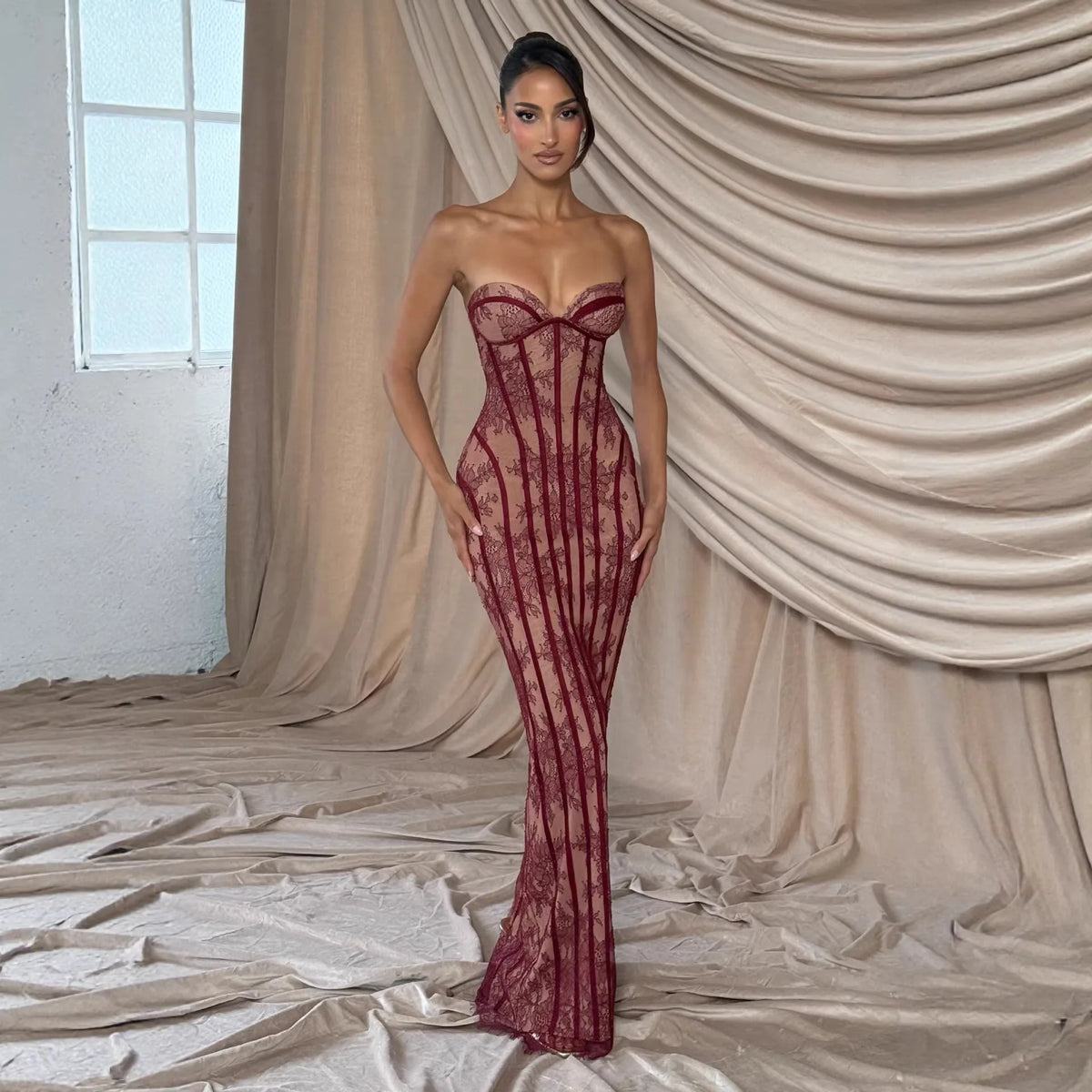 Vestido Comprido de Renda com Corpete — foto 20 | Tolobasao