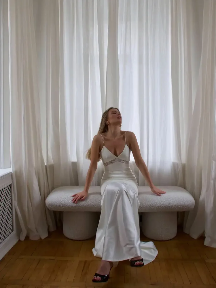 Vestido Comprido Branco de Cetim e Renda — foto 21 | Tolobasao