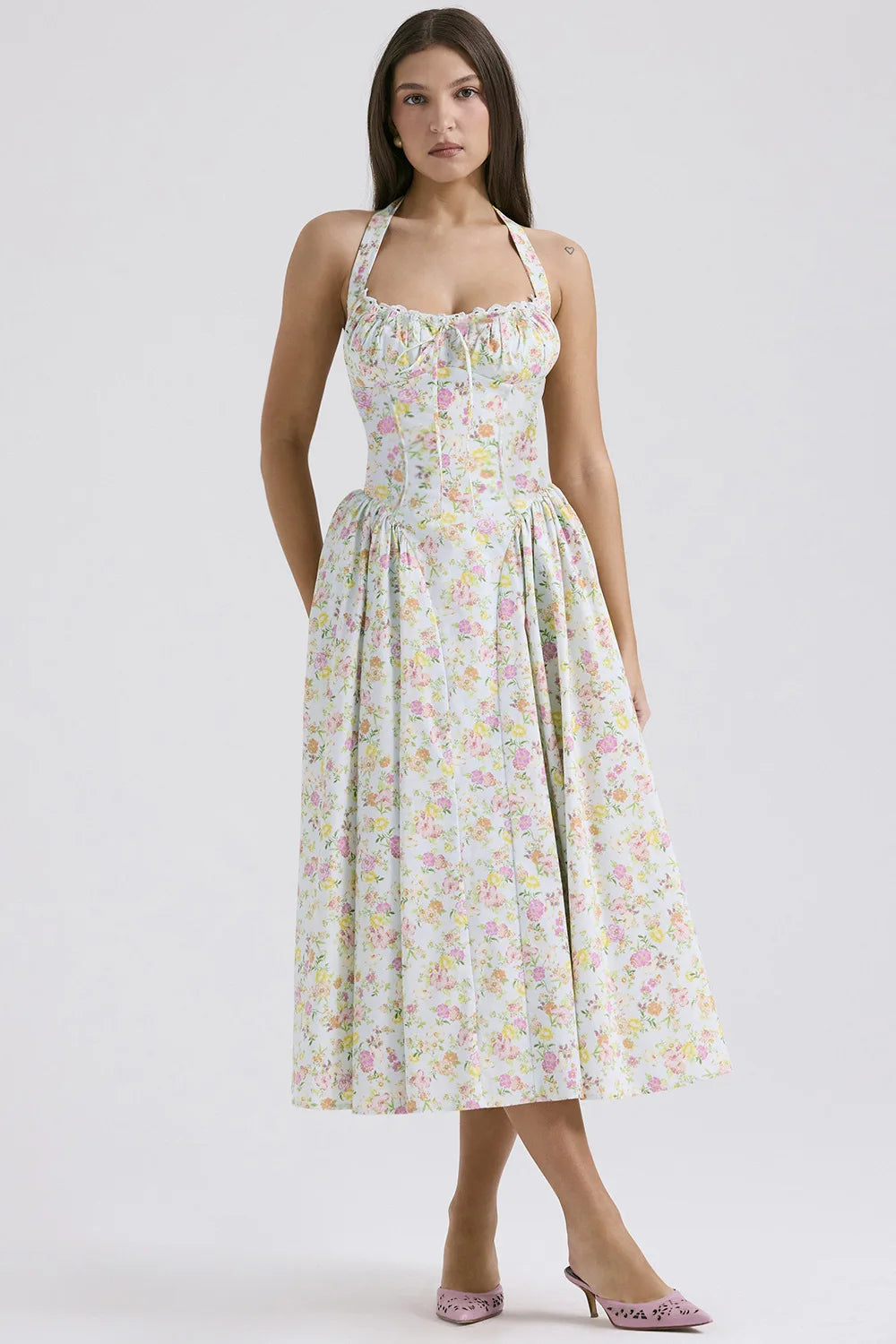 Vestido Midi Floral com Decote Halter — foto 50 | Tolobasao