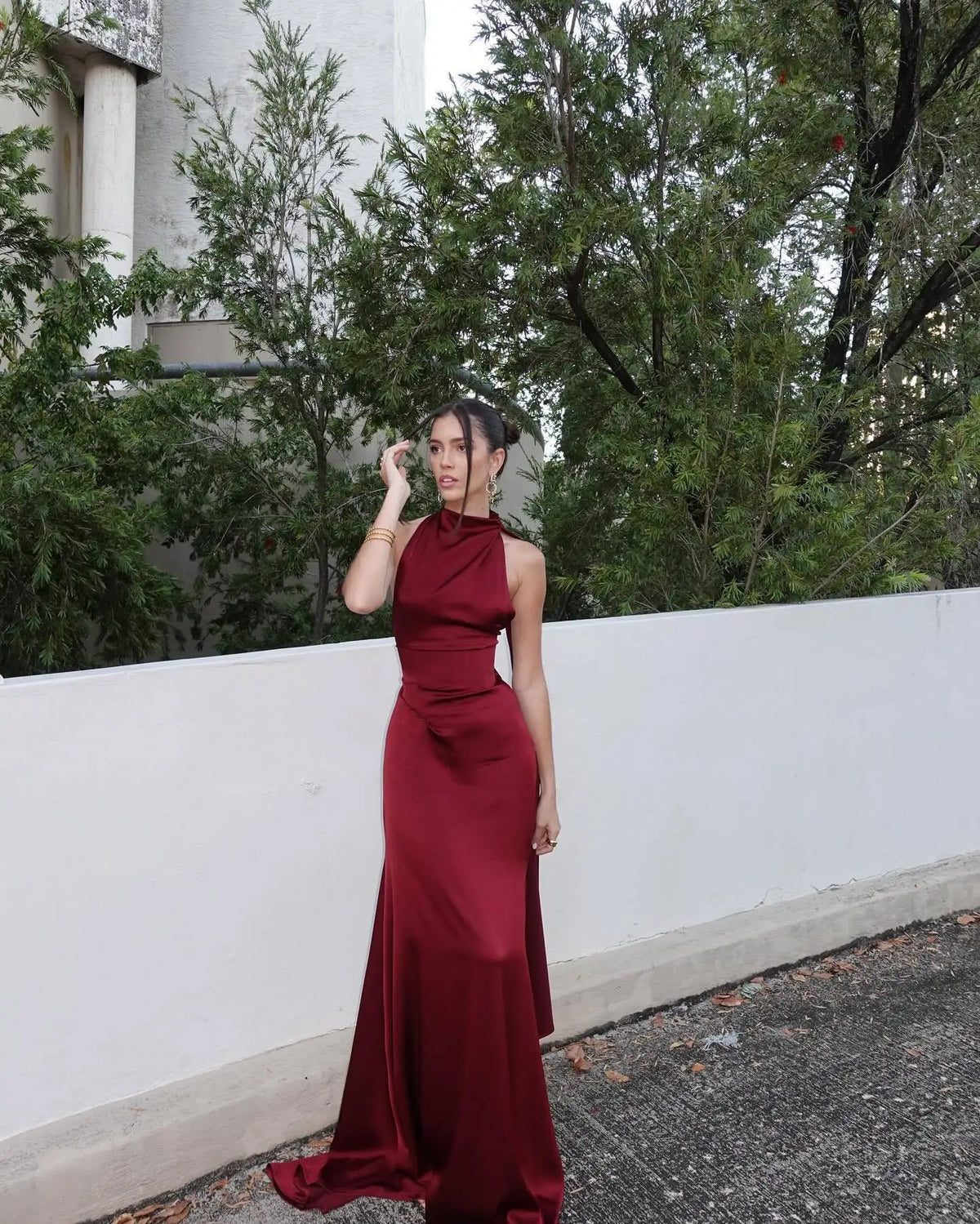 Vestido Comprido Acetinado com Corpete em Bordô — foto 5 | Tolobasao