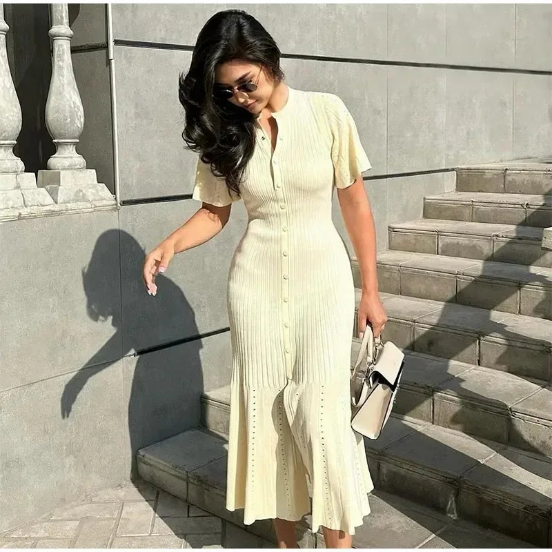Vestido Midi de Malha com Botões — foto 46 | Tolobasao