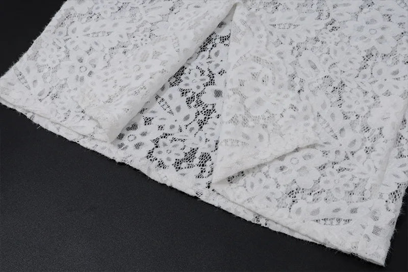 Vestido Comprido de Renda com Decote em V em Branco — foto 15 | Tolobasao
