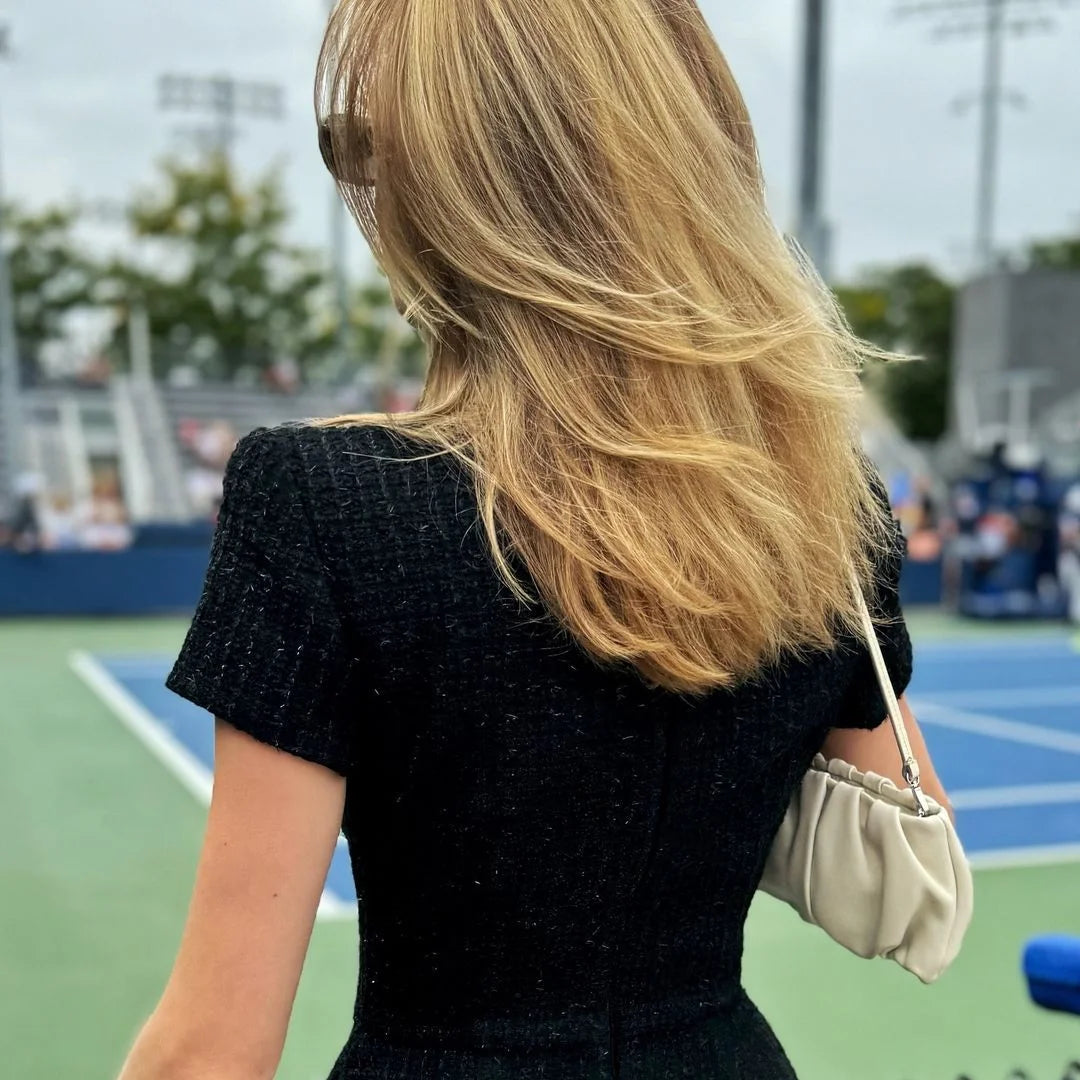Vestido Curto em Tweed com Ombros Estruturados — foto 21 | Tolobasao