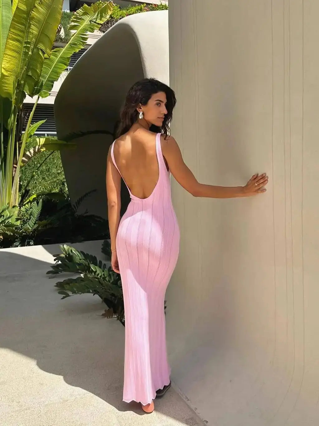 Vestido Comprido de Malha com Vazados e Costas Descobertas — foto 2 | Tolobasao