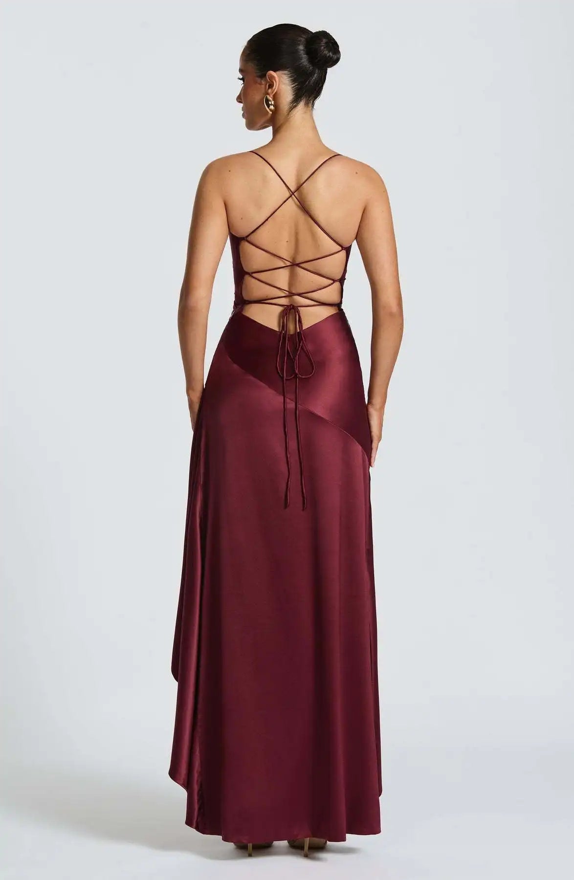 Vestido Comprido Acetinado com Folhos — foto 2 | Tolobasao