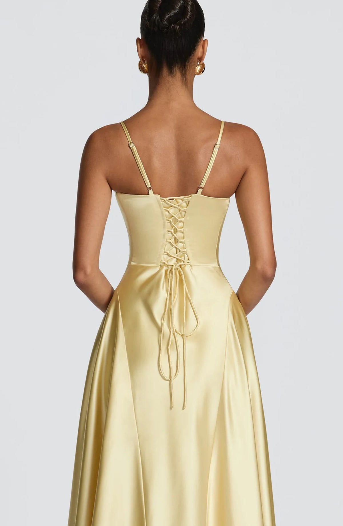 Vestido Comprido de Cetim com Corpete e Costas Descobertas — foto 11 | Tolobasao
