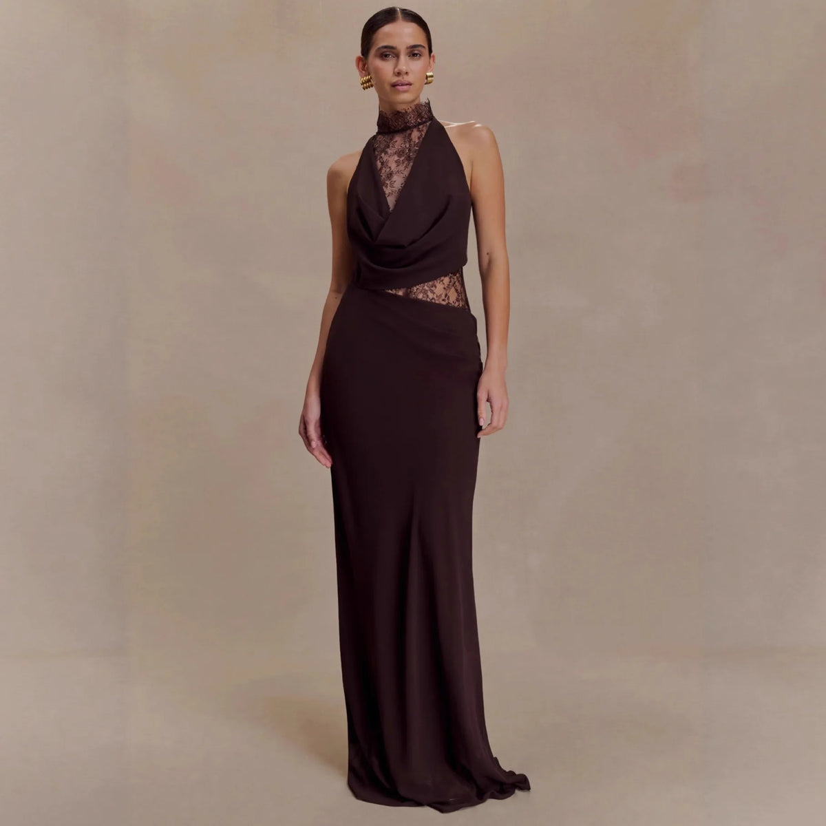 Vestido Comprido de Renda com Gola Alta — foto 20 | Tolobasao