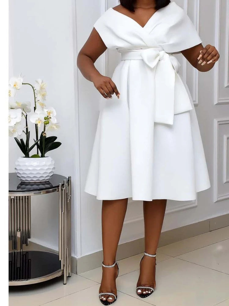Vestido Midi com Laço e Decote em V — foto 1 | Tolobasao