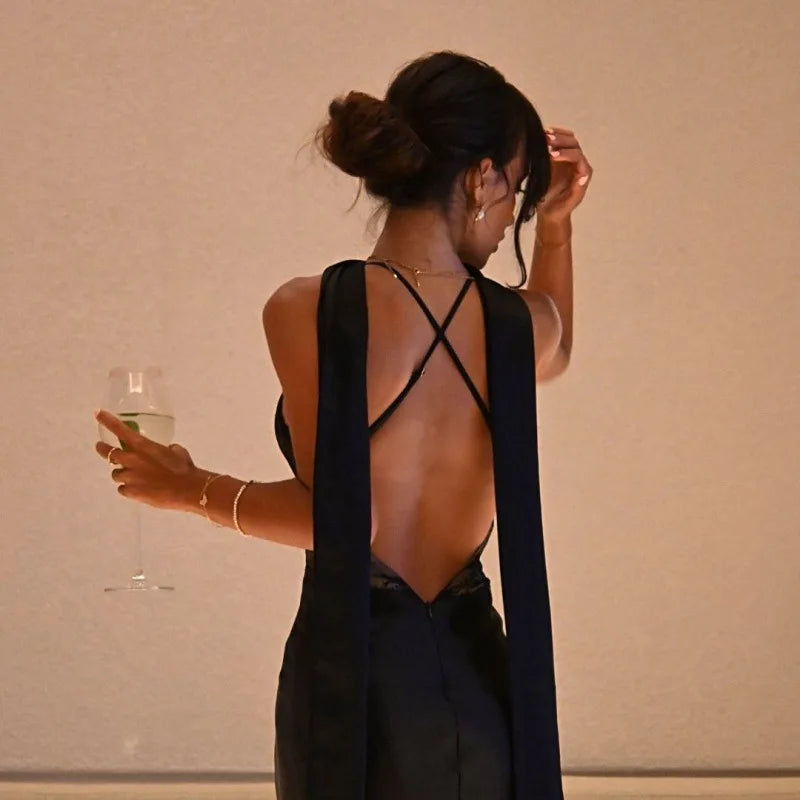 Vestido Comprido de Cetim com Laço e Costas Descobertas em Preto — foto 22 | Tolobasao