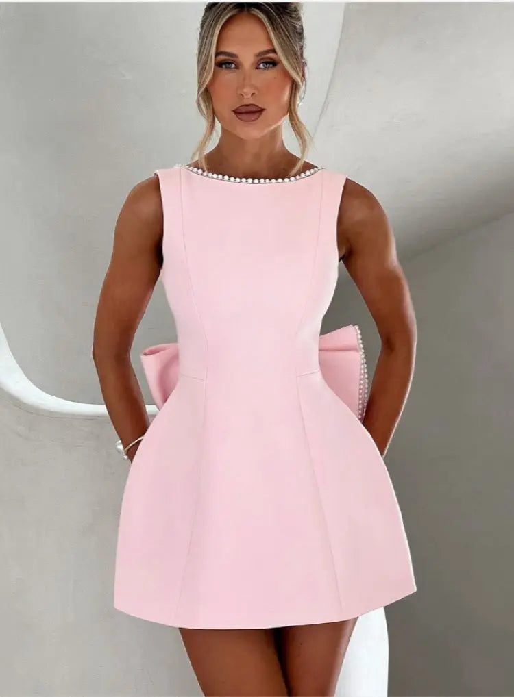 Vestido Curto com Laço e Pérolas — Rosa — foto 2 | Tolobasao