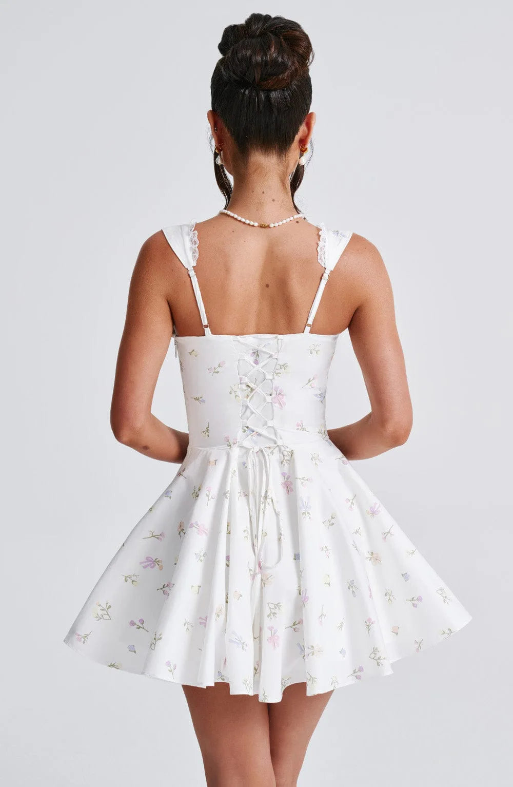 Vestido Curto com Corpete de Renda e Botões — foto 45 | Tolobasao