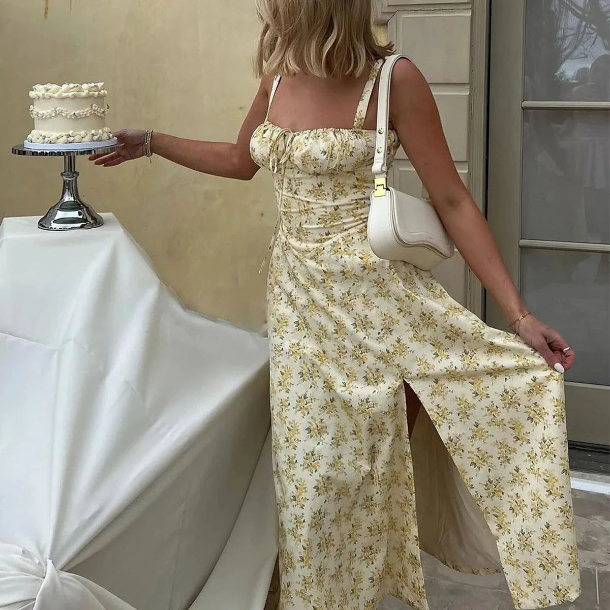 Vestido Midi Floral com Corpete e Fenda — Modelo A — foto 3 | Tolobasao