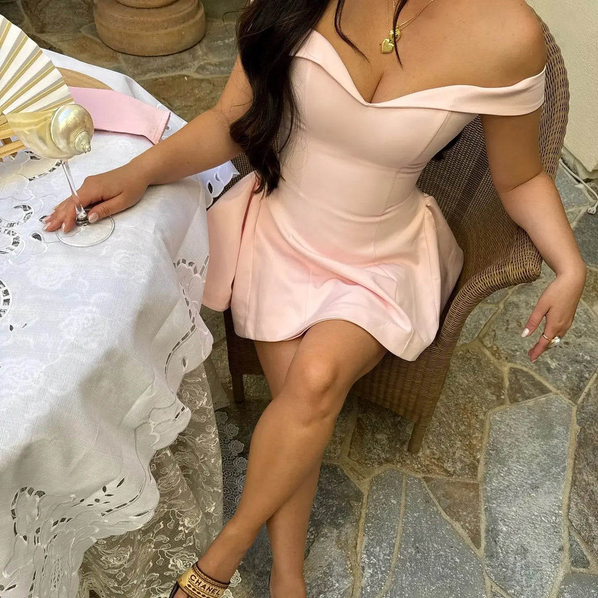 Vestido Curto Rosa de Ombros Descobertos — foto 4 | Tolobasao
