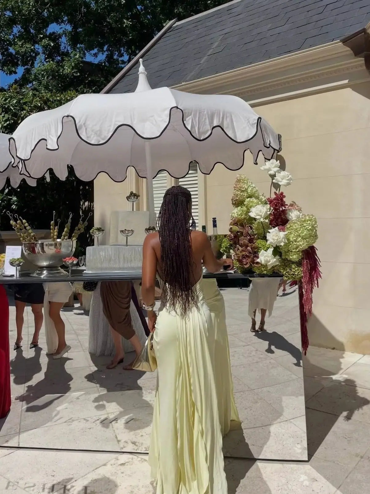 Vestido Comprido Amarelo com Folhos — foto 5 | Tolobasao