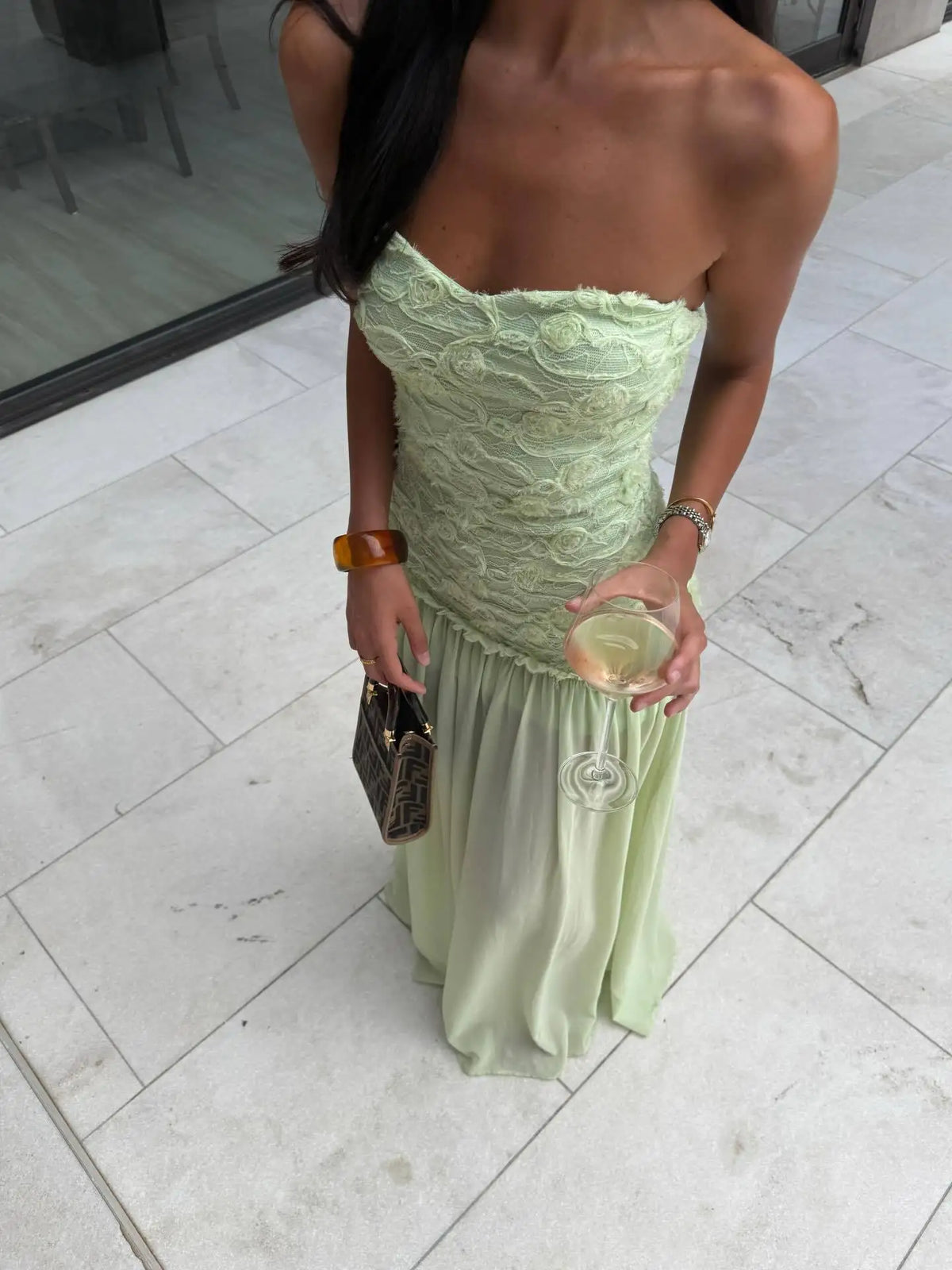 Vestido Comprido Bordado sem Alças — foto 12 | Tolobasao