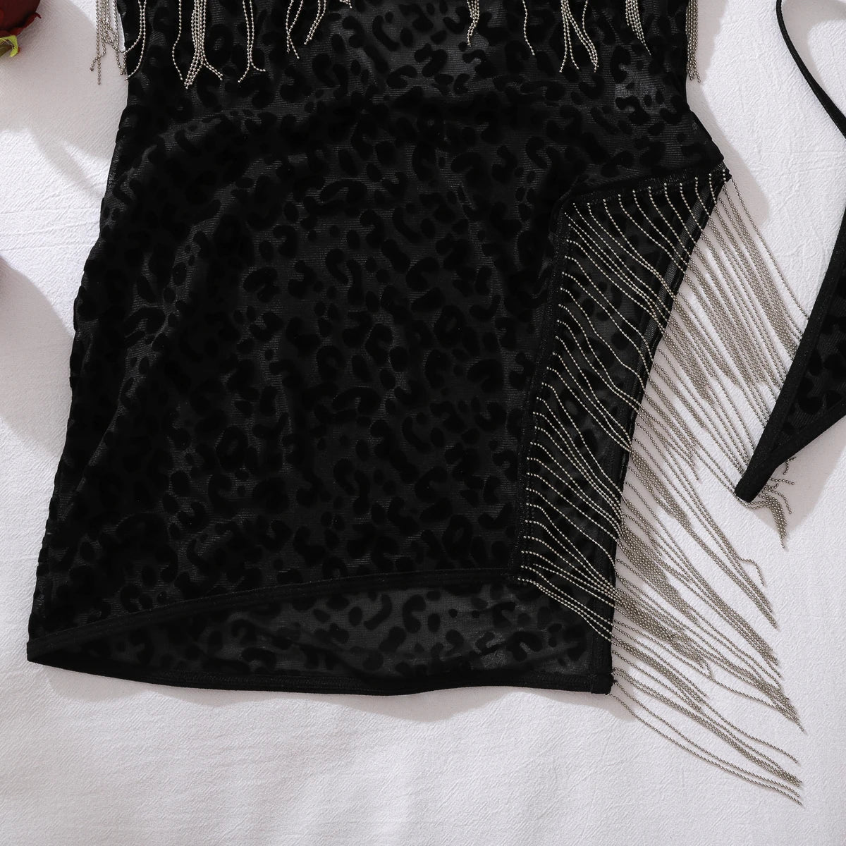 Conjunto de Lingerie com Renda e Correntes — 2 Peças