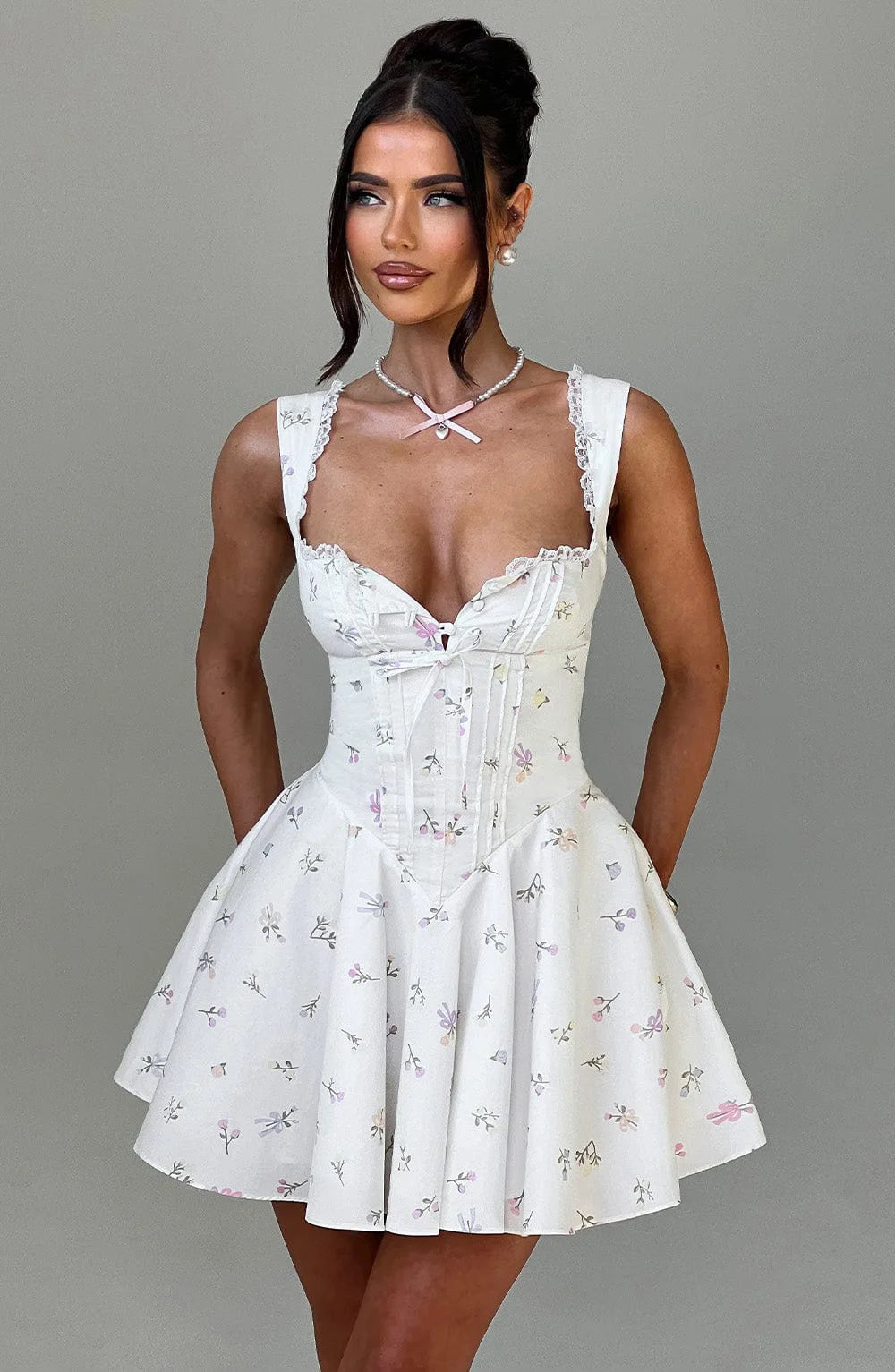 Vestido Curto com Corpete de Renda e Botões — foto 5 | Tolobasao
