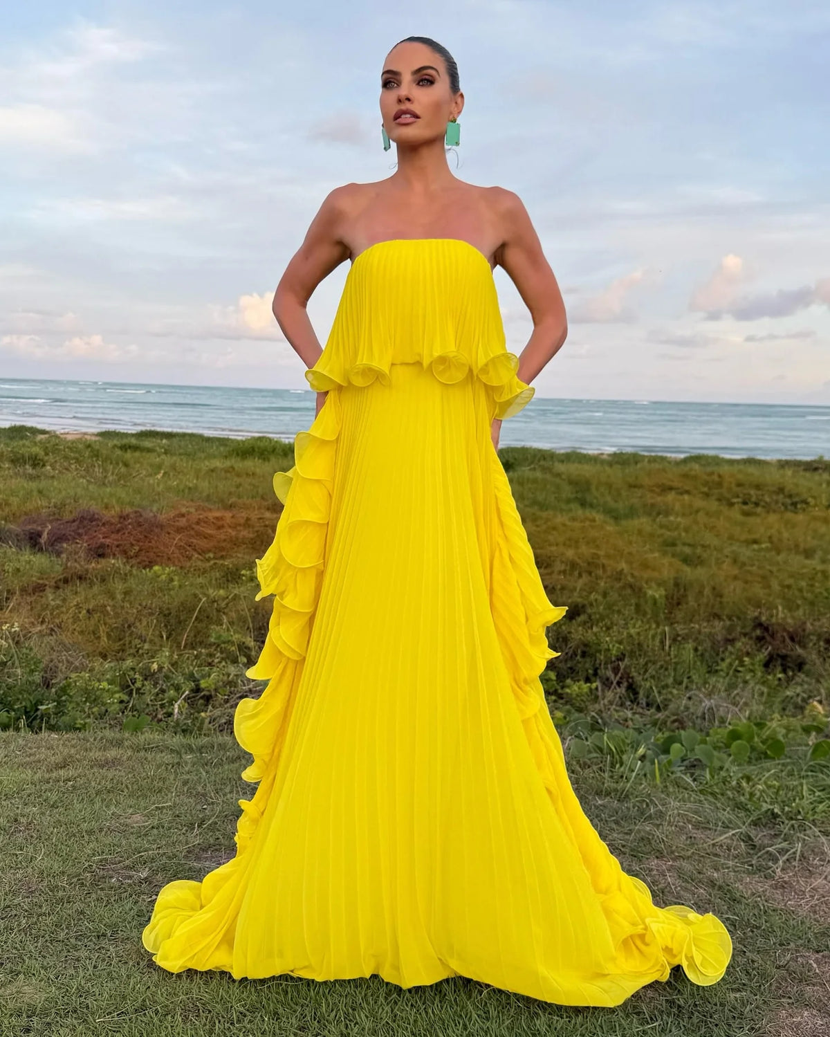 Vestido Comprido sem Alças com Folhos — foto 17 | Tolobasao