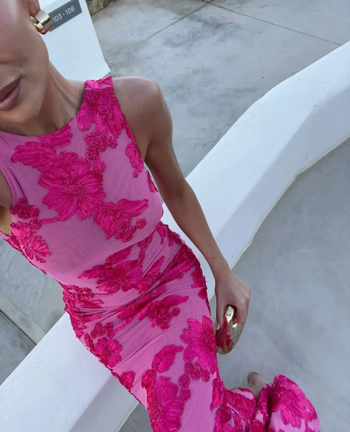 Vestido Curto Bordado com Costas Descobertas — foto 25 | Tolobasao