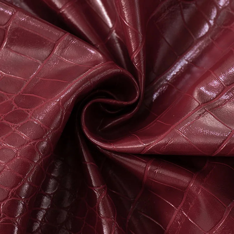 Vestido Curto com Efeito Couro e Decote sem Alças — foto 21 | Tolobasao