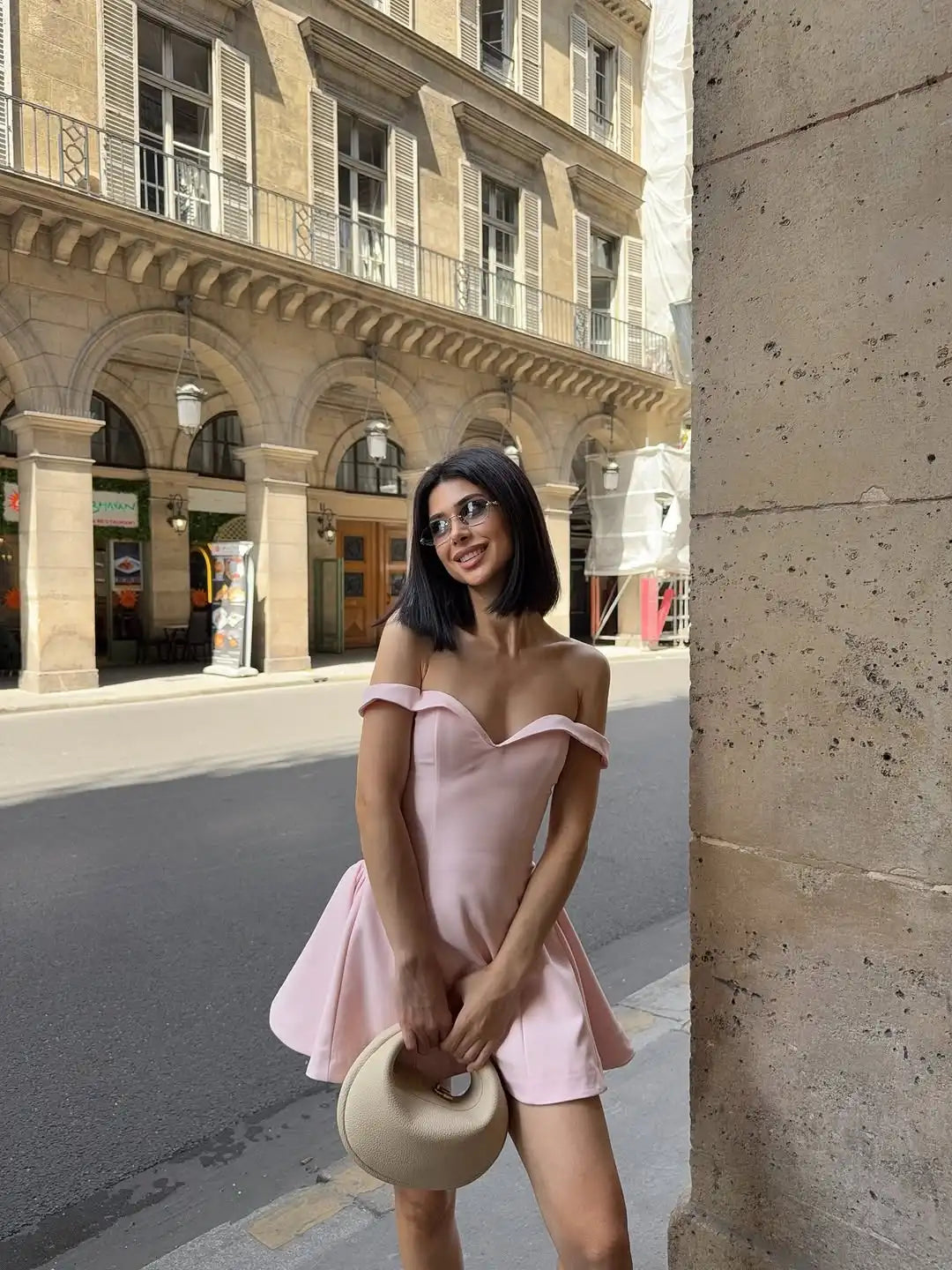 Vestido Curto Rosa de Ombros Descobertos — foto 33 | Tolobasao