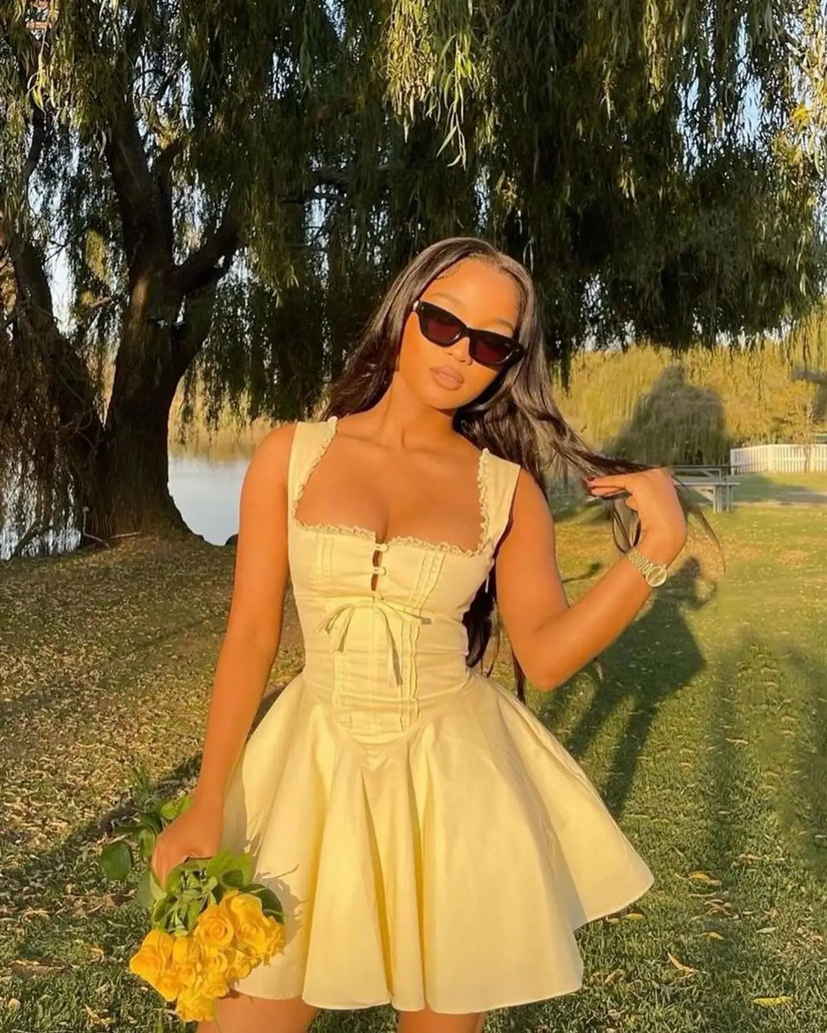 Vestido Curto com Corpete de Renda e Botões — foto 29 | Tolobasao