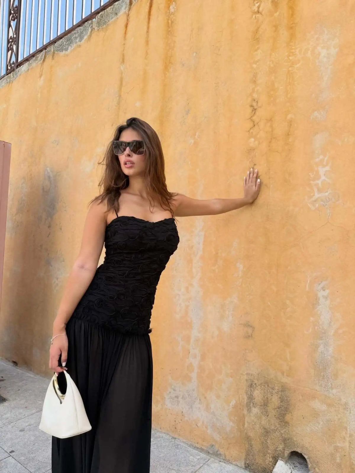 Vestido Comprido Bordado sem Alças — foto 17 | Tolobasao
