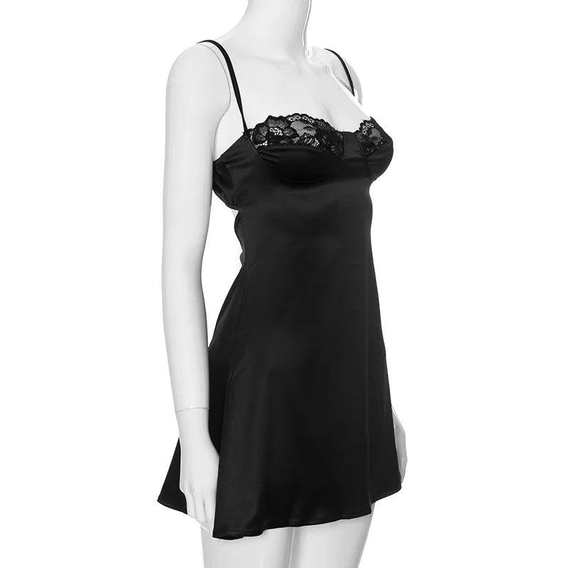 Vestido Curto de Cetim com Renda e Costas Descobertas — foto 26 | Tolobasao