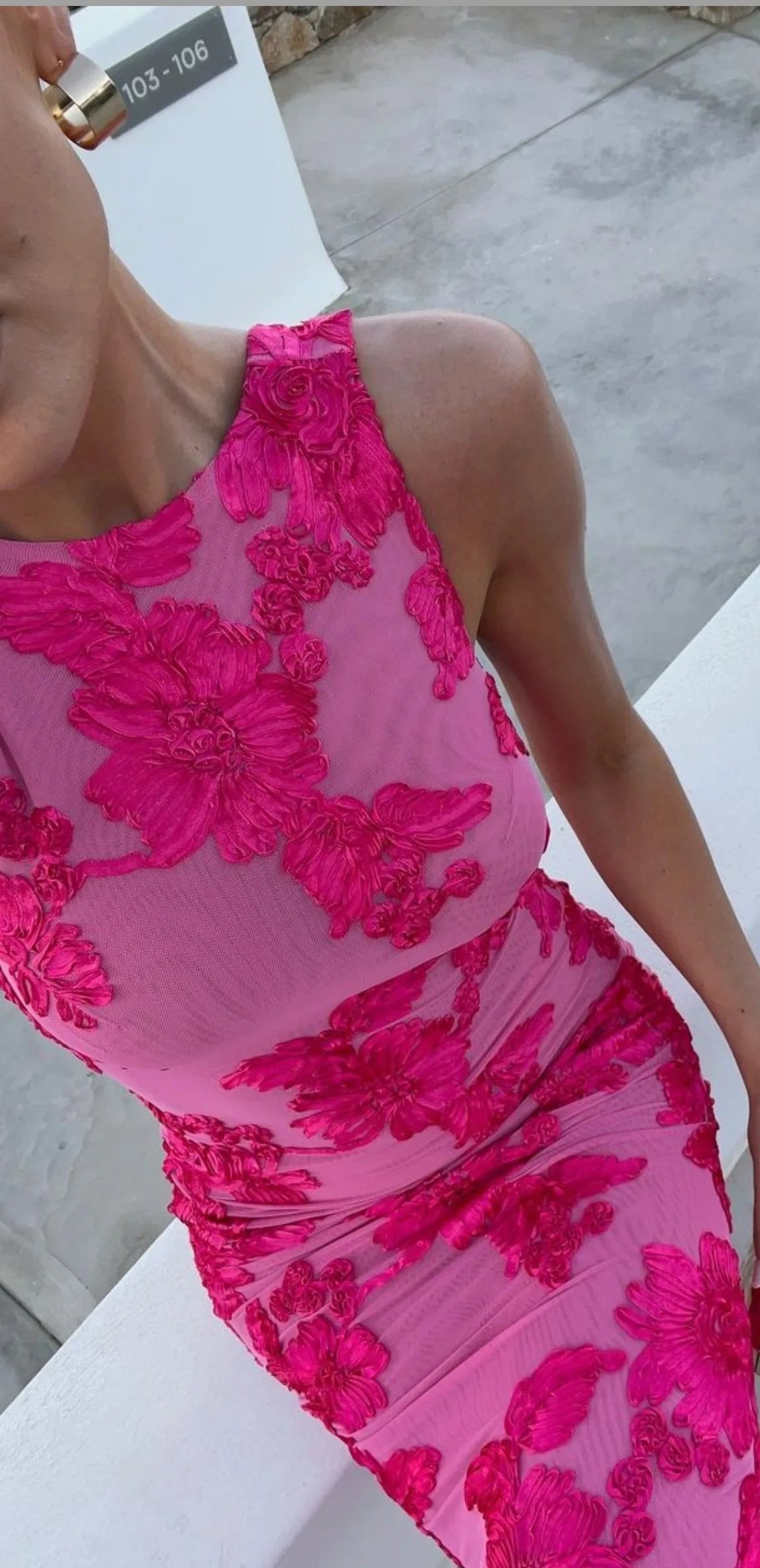 Vestido Curto Bordado com Costas Descobertas — foto 23 | Tolobasao