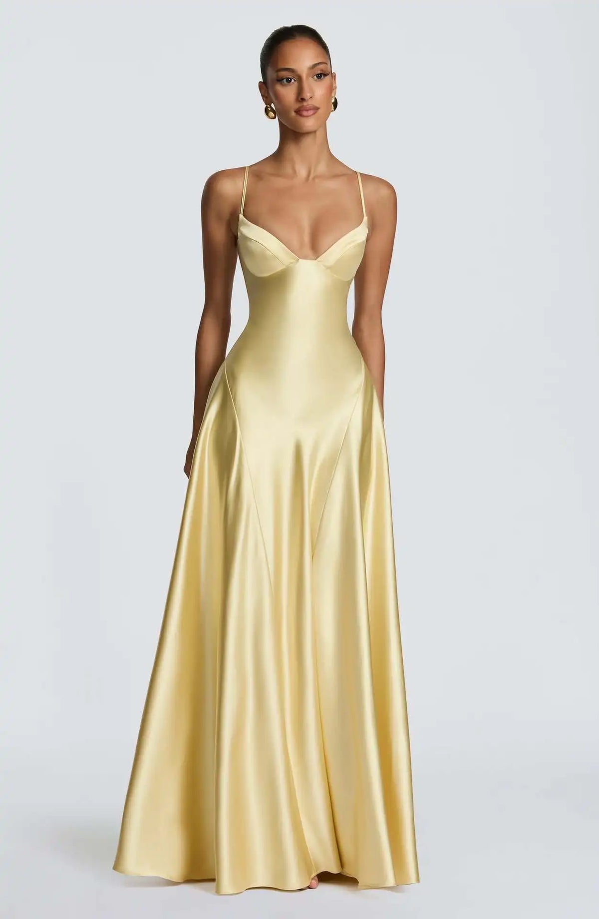 Vestido Comprido de Cetim com Corpete e Costas Descobertas — foto 14 | Tolobasao