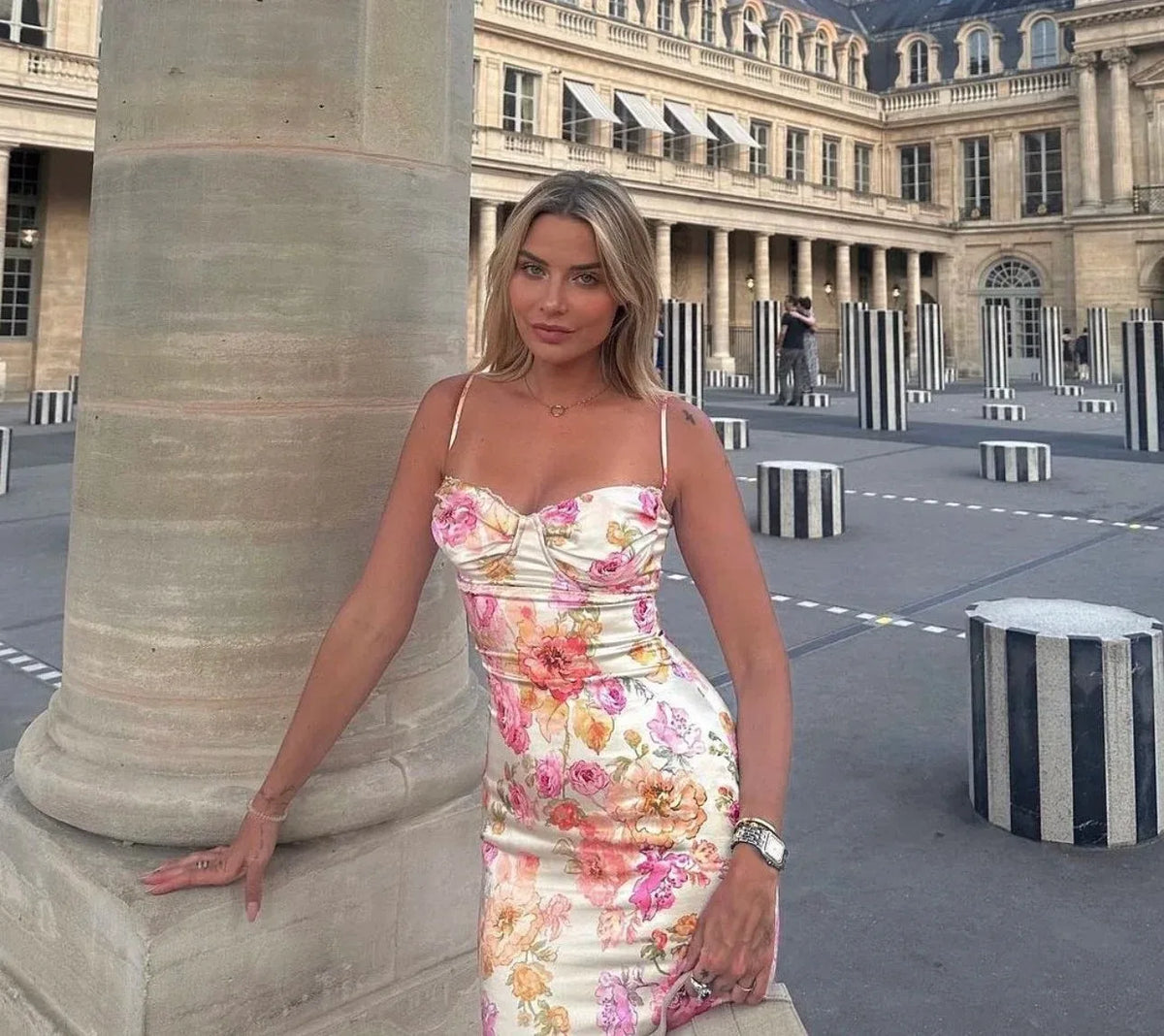 Vestido Comprido Floral com Renda e Fenda — foto 14 | Tolobasao