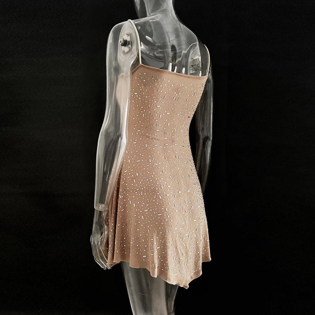 Vestido Curto com Brilho e Pedrarias — foto 17 | Tolobasao