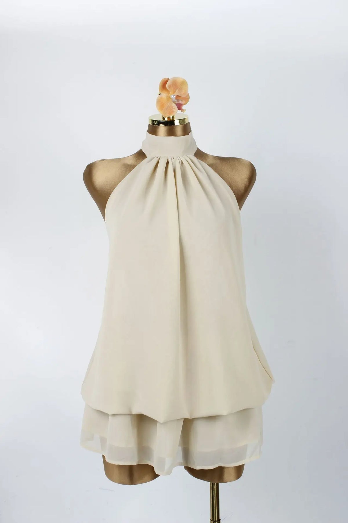 Vestido Curto de Chiffon com Decote Halter — foto 10 | Tolobasao