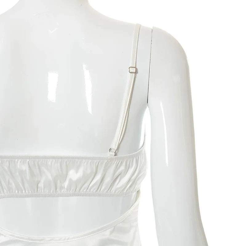 Vestido Curto de Cetim com Renda e Costas Descobertas — foto 24 | Tolobasao