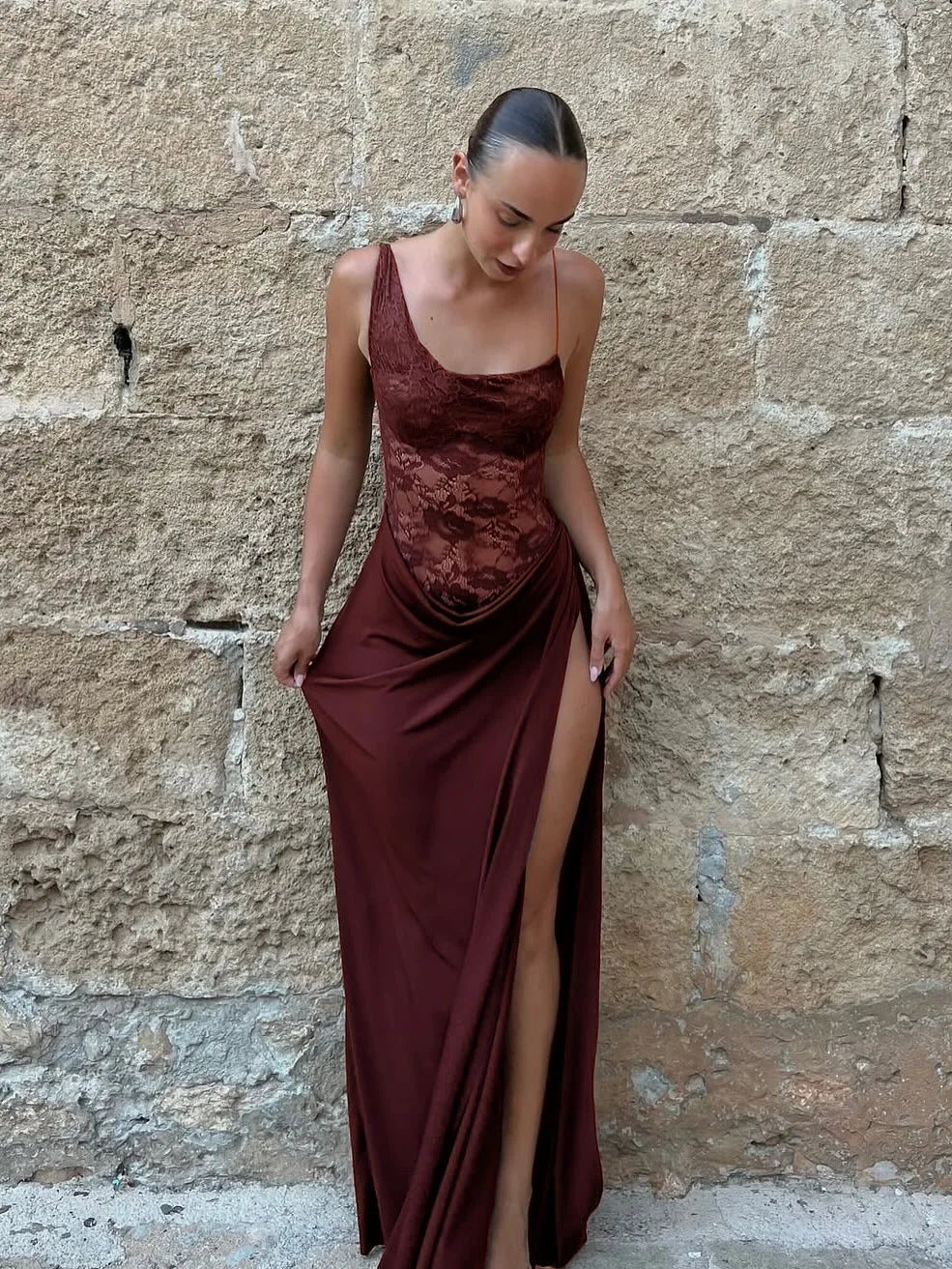 Vestido Comprido de Um Ombro com Renda — foto 49 | Tolobasao