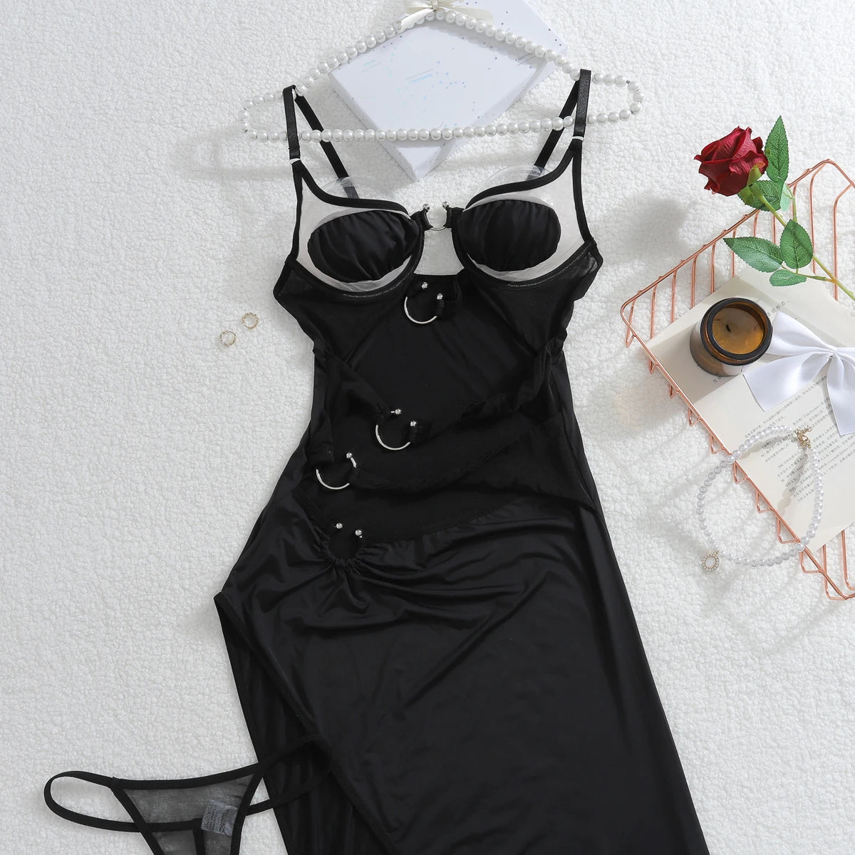 Conjunto de Lingerie com Detalhes Metálicos — 2 Peças