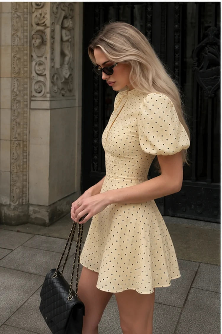 Vestido Curto de Bolas com Mangas Balão — foto 2 | Tolobasao