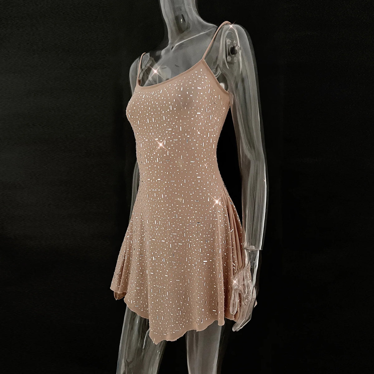 Vestido Curto com Brilho e Pedrarias — foto 12 | Tolobasao