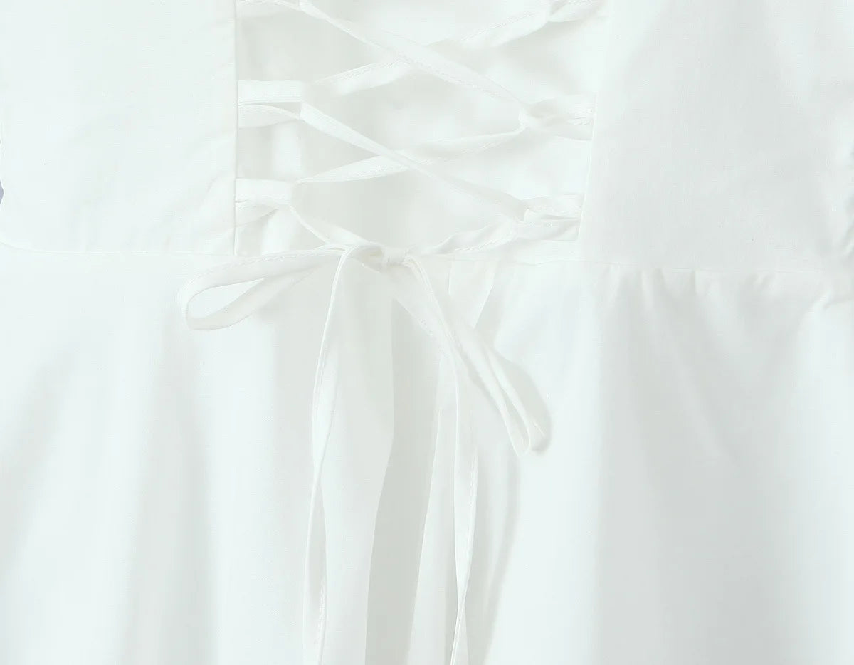 Vestido Curto com Corpete de Renda e Botões — foto 27 | Tolobasao