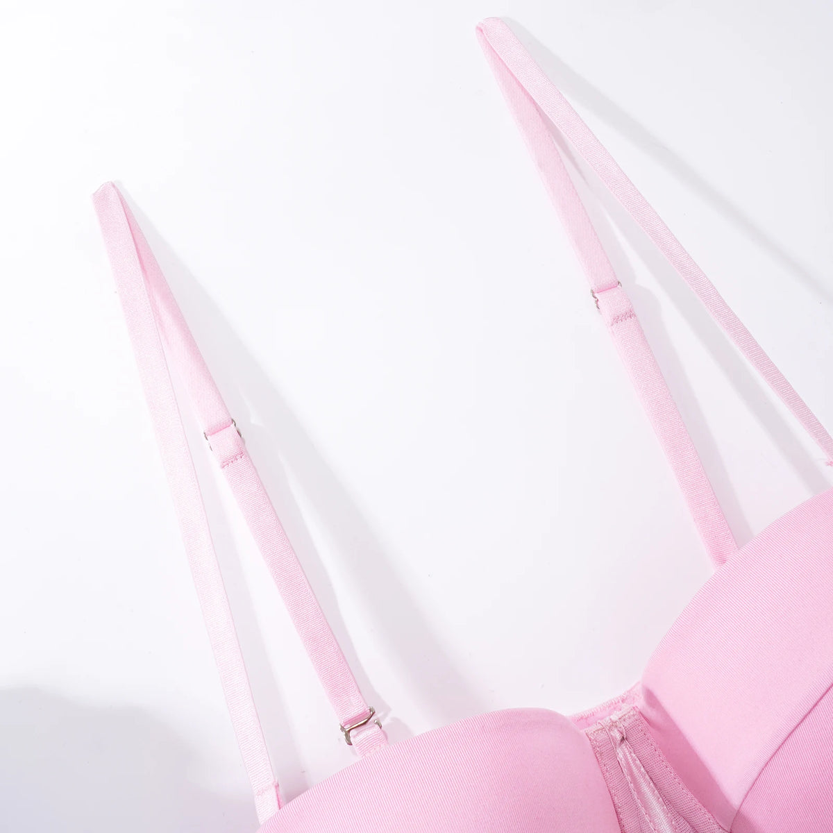 Conjunto de Lingerie em Tule com Body e Ligas — 3 Peças