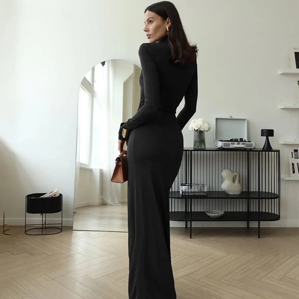 Vestido Comprido de Malha com Gola Alta e Ombreiras — foto 20 | Tolobasao