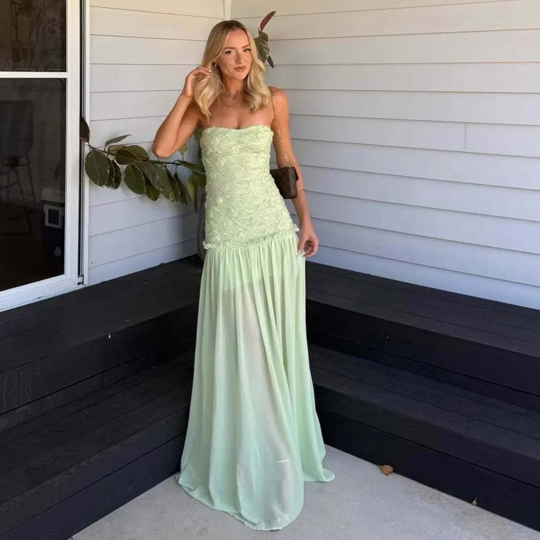 Vestido Comprido Bordado sem Alças — foto 1 | Tolobasao